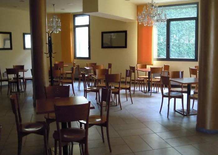 بيت شباب Xibana
